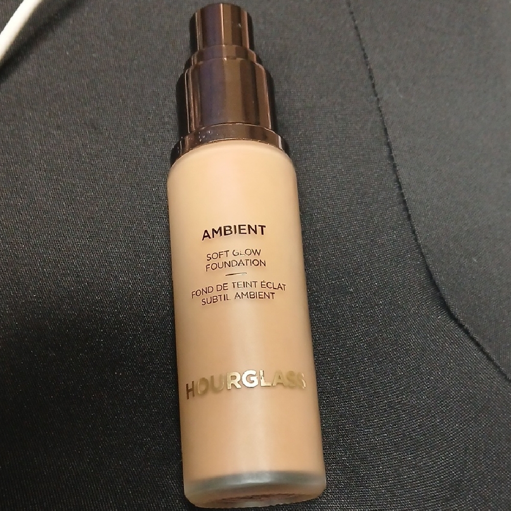 Hourglass Ambient Soft Glow Foundation - 9